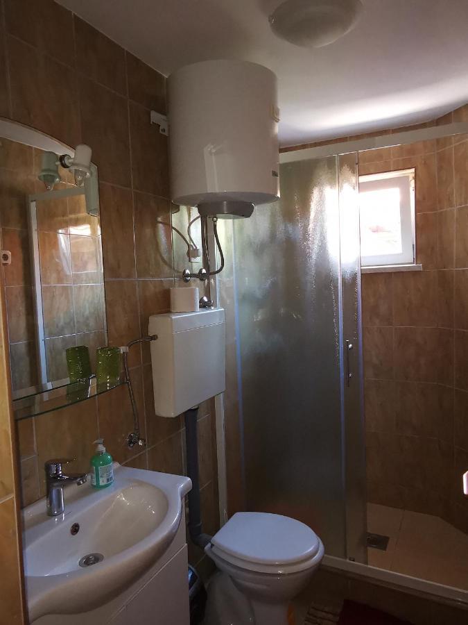 Apartmani Trupeljak Мандре Екстериор снимка