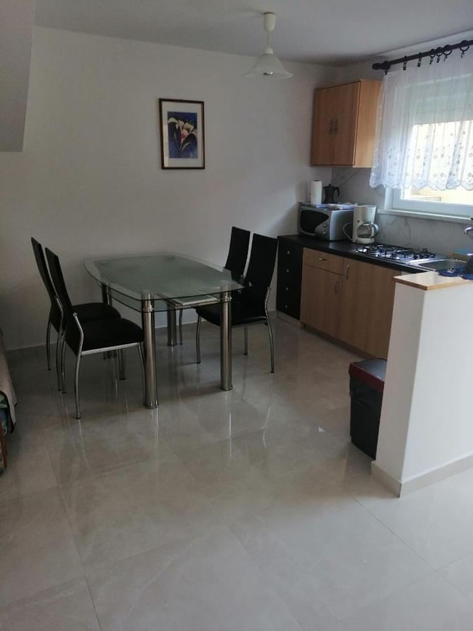 Apartmani Trupeljak Мандре Екстериор снимка