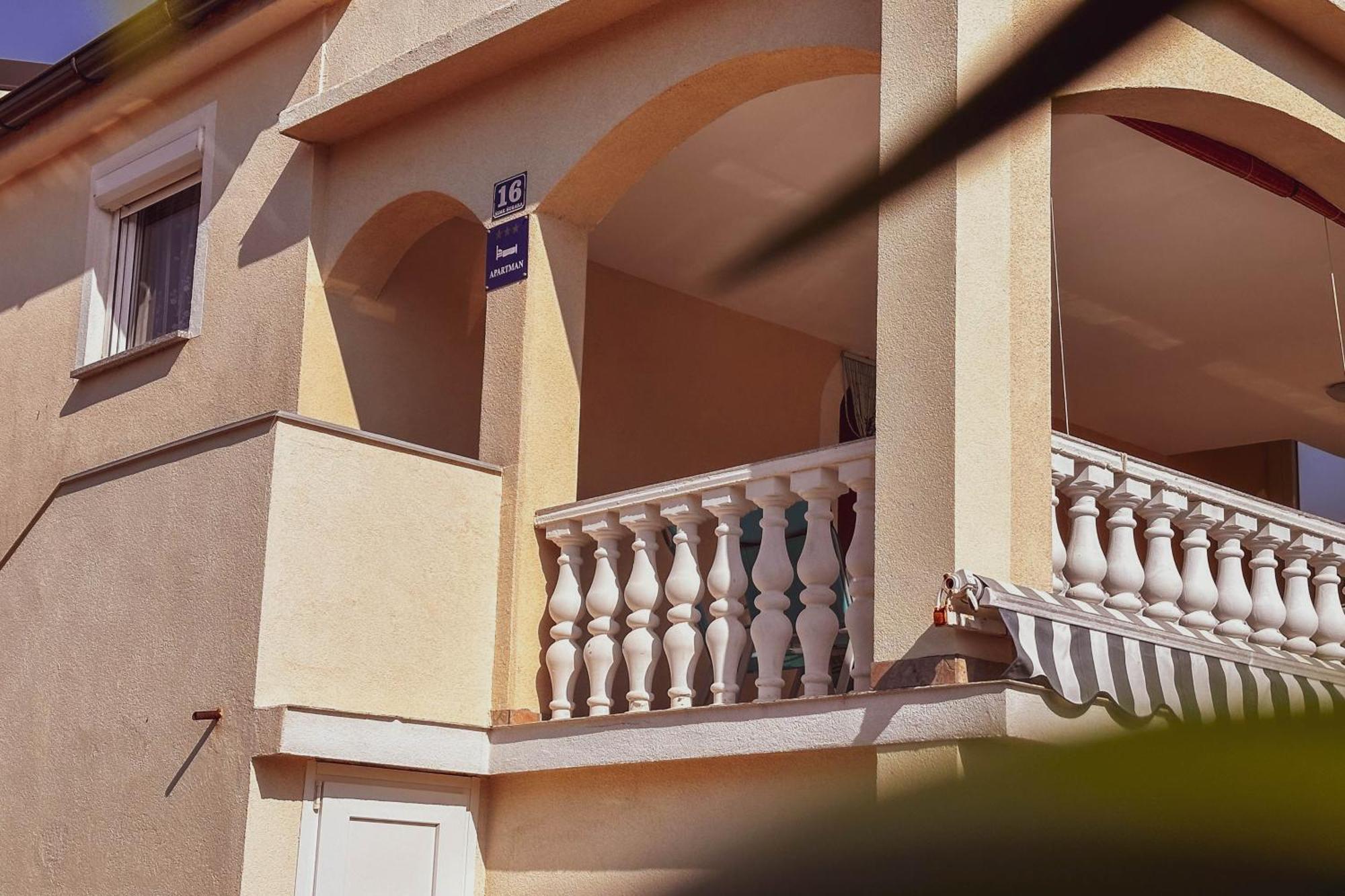 Apartmani Trupeljak Мандре Екстериор снимка